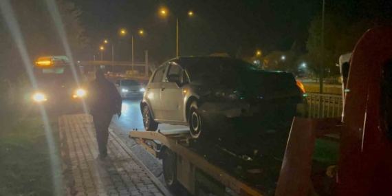 Alkollü aday sürücü polisten kaçarken yaptığı kazada yakayı ele verdi
