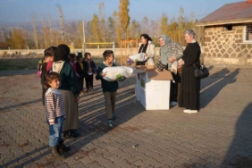 Almanya’dan Muş’a gönülleri ısıtan yardım: Bin çocuğa kışlık yardım