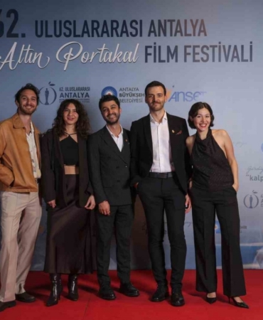 Altın Portakal’ın kapanışında sinemanın yıldızları kırmızı halıda buluştu