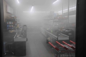 Amasya’da korkutan yangın: Marketi duman kapladı