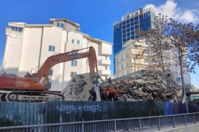 Ankara’da yıkım çalışması gerçekleştiren binada çökme meydana geldi