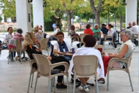 Antalya’da emekli kahveleri ilgi görüyor