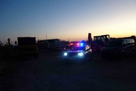 Antalya’da kum hırsızlarına gece baskını: 1 tutuklama, 8 araca el konuldu