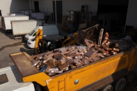 Antalya’da tarihi geçmiş 25 ton tavuk ele geçirildi, 2 işletme mühürlendi