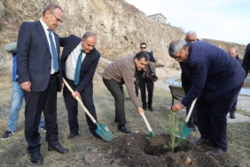 Ardahan’da ağaç dikme etkinliği düzenlendi