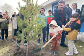 Arpaçay’da Milli Ağaçlandırma Günü’nde fidanlar toprakla buluştu