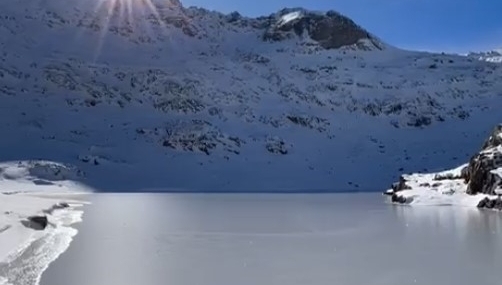 Artabel Gölleri Tabiat Parkı’nda bulunan 20’den fazla göl buz tuttu