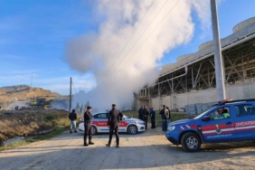 Aydın’da jeotermal akışkan iletim hattında patladı: 170 derecelik su çevreye yayıldı