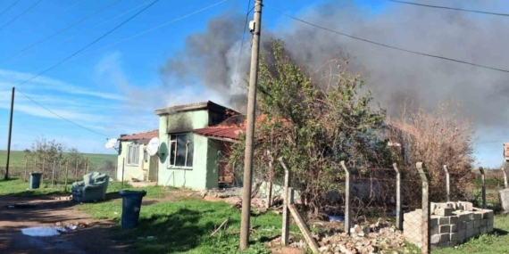 Babaeski’de tek katlı evde yangın