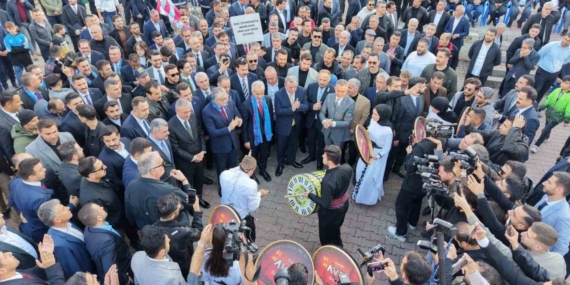 Bakan Uraloğlu ve Işıkhan Midyat Belediyesini ziyaret etti