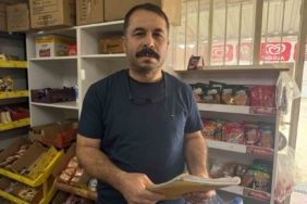 Bakkalın veresiye defterini satın alan gizemli hayırsever, borçları ödeyip defteri yaktı