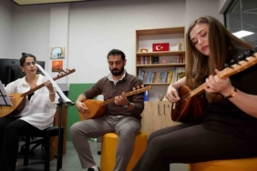 Başiskele’de her yaşa ücretsiz bağlama eğitimi