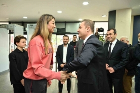 Başkan Akın, milli sporcuları ağırladı