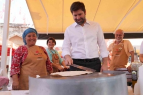 Başkan Boltaç, Tarsus Festivalinde üreticilerle buluştu