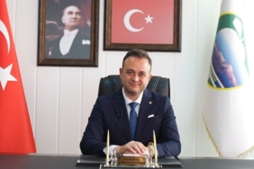 Başkan Dere; "Gece gündüz demeden emek veren tüm öğretmenlerimizi kutluyorum"