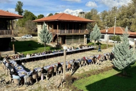 Başkan Pütün ilçede görev yapan öğretmenlerle bir araya geldi