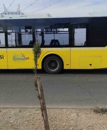 Batman’da motosiklet, halk otobüsüne çarptı: 1 yaralı