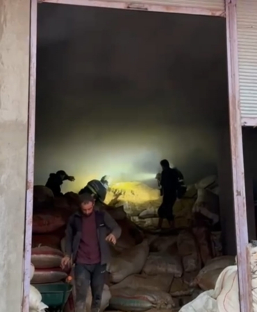 Batman’da saman ve arpa deposunda yangın