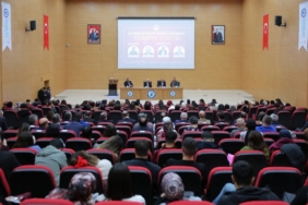 Bayburt’ta ‘Cumhuriyetin İkinci Asrında Türkiye Yüzyılı’ paneli düzenlendi