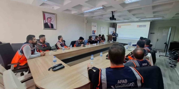 Bayburt’ta MEB AKUB ekiplerine destek AFAD gönüllüsü eğitimi başladı