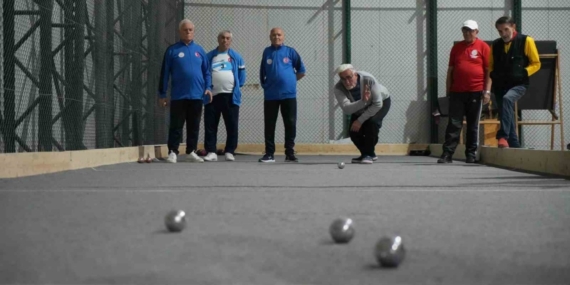 Bayburt’ta renkli görüntülere sahne olan bocce final müsabakası dostluk içinde tamamlandı