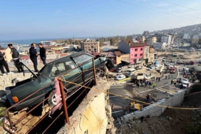 Belediyeye ait kamyonet az kalsın faciaya yol açıyordu