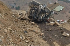 Beton mikseri yamaçtan yuvarlandı: 1 yaralı