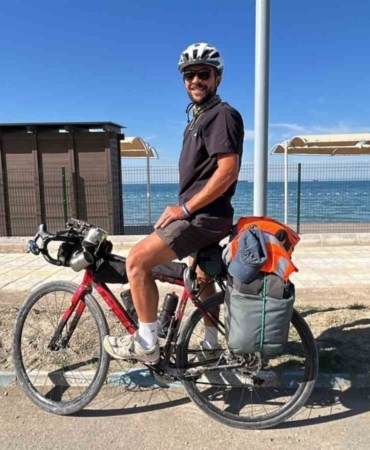 Bisiklet turunda 3 buçuk ayda 2 bin 500 kilometreyi pedallayan genç, Türkiye’nin en güneyine ulaştı