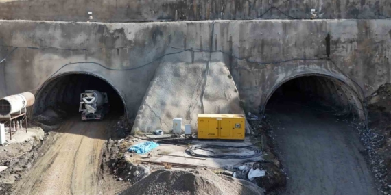 Bitlis, Van ve Diyarbakır arasında ulaşımın konforunu artıracak projeler hızla sürüyor