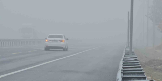 Bitlis’te yoğun sis etkili oldu: Görüş mesafesi sıfıra düştü