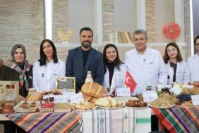 BŞEÜ öğrencileri Bilecik ürünlerini tanıttı