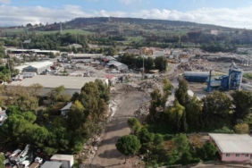 Buca Belediyesi’ne karşı çöp eylemi sürüyor