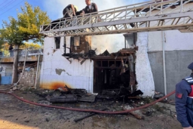 Burdur’da çıkan yangında yaşlı çift hayatını kaybetti