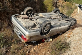 Burdur’da şarampole devrilen otomobilin sürücüsü yaralandı