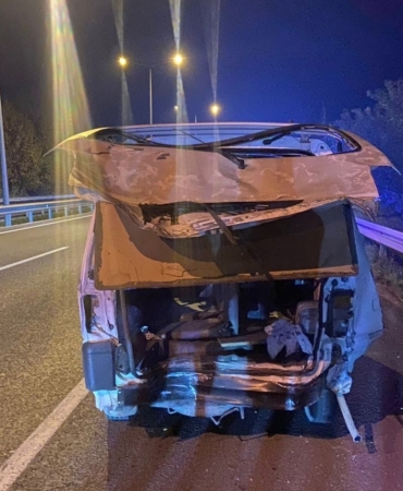 Bursa’da kamyonet hafif ticari araca çarptı: 1 ölü, 4 yaralı