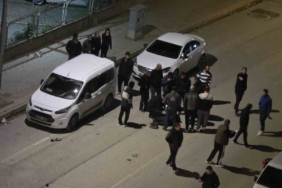 Bursa’da motosiklet sürücüsü 3 araca çarpıp yaralandı