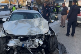 Bursa’da yarış yapan iki otomobil dehşet saçtı: 13 yaralı