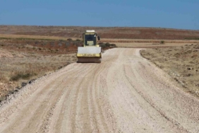 Büyükşehir, kırsalda bozuk yol bırakmıyor