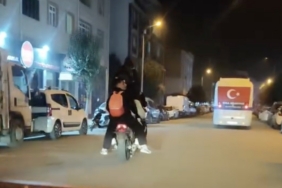 Çanakkale’de motosiklete binen 5 genç adeta ölümle dans etti