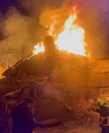 Çankırı’da ev yangını: İki ev alevlere teslim oldu