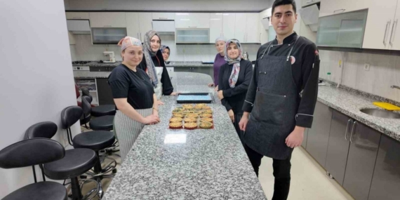 Çayırova’da "geleceğin pasta şefleri" eğitimlere başladı