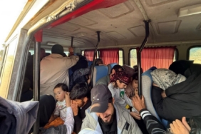 Çeşme’de 40 düzensiz göçmen yakalandı