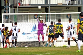 Çeşme’de derbi mücadelesinde gol sesi çıkmadı