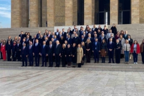 CHP’den 39. Olağan Kurultay öncesi Anıtkabir’e ziyaret