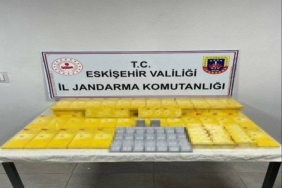 Cinsel ürünler, sigara ve tabancaları kaçak olarak satmayı planlayan şahısları jandarma yakaladı