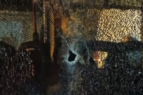 Çok sayıda yolcunun bulunduğu otobüse silahlı saldırı anı kamerada