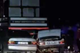 Çorum’da iki otomobil park halindeki vince çarptı: 1 ölü, 1 yaralı