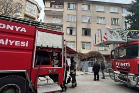 Dairedeki kombi patladı: 1 yaralı