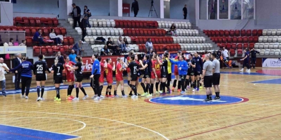 Denizin kızları ilk yarının son maçından galip ayrıldı