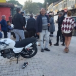 Denizli’de akıl almaz kaza: Sinyali koluyla verince motosikletliyi yere düşürdü